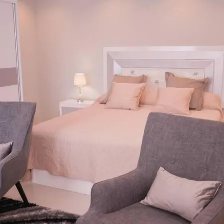 Luxury 1 Line,bbq, Pool,jacuzzi Hébergement de vacances